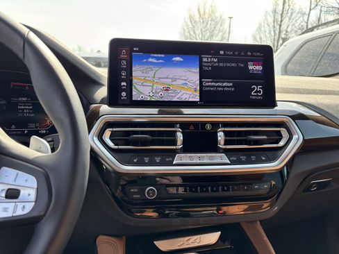Used 2025 BMW X4 xDrive30i image 29