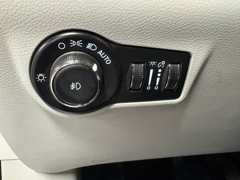 Used 2022 Jeep Compass Latitude AWD/4WD image 12