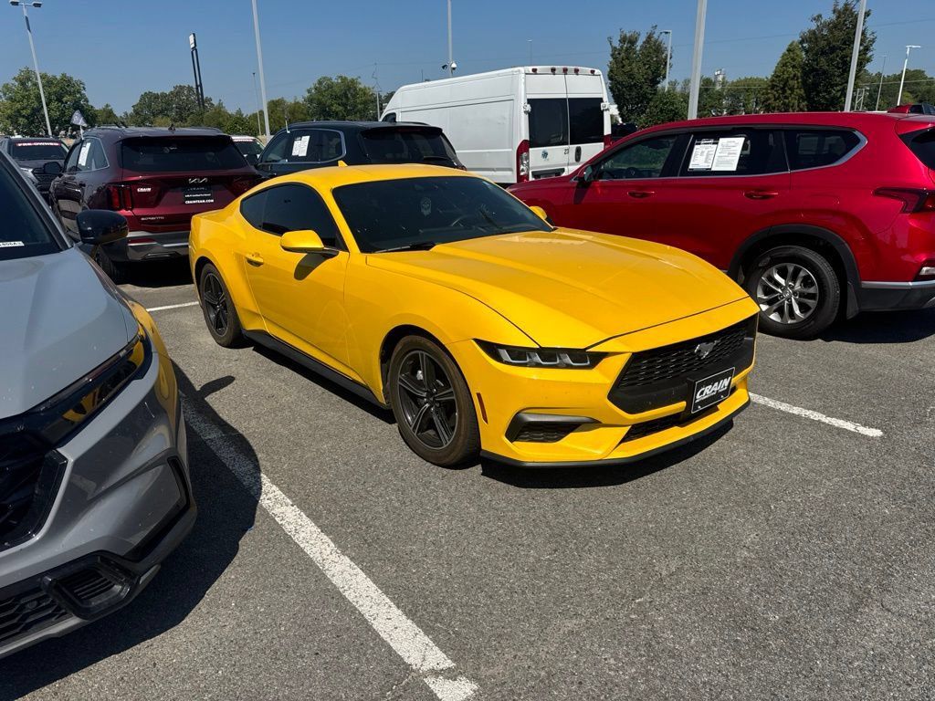 Used 2024 Ford Mustang Coupe RWD image 4