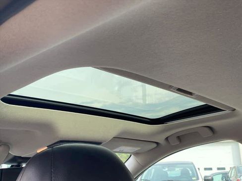 Used 2023 Nissan Sentra SR w/ SR Premium Package image 23