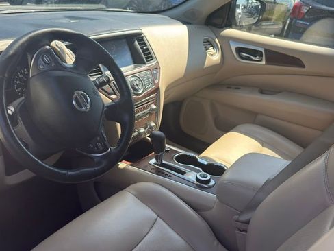 Used 2020 Nissan Pathfinder Platinum AWD/4WD image 9