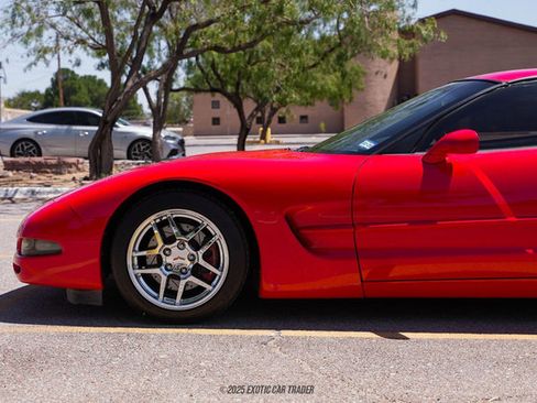 Used 1999 Chevrolet Corvette Coupe w/ Memory Pkg RWD image 4