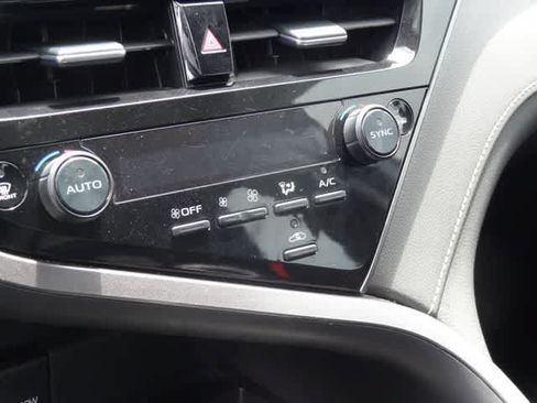 Used 2024 Toyota Camry XSE FWD image 17