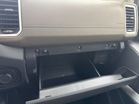 Used 2022 Nissan Frontier SV w/ Technology Package RWD image 31