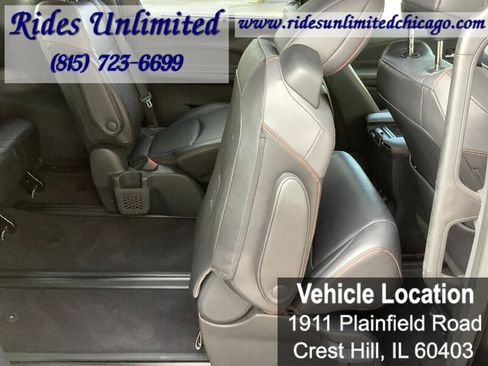 Used 2024 Toyota Sienna XSE w/ XSE Plus Package AWD/4WD image 31