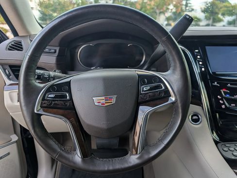 Used 2017 Cadillac Escalade Premium Luxury image 25