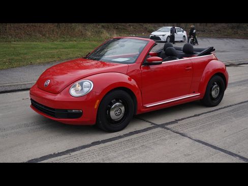Used 2014 Volkswagen Beetle 2.5 image 1