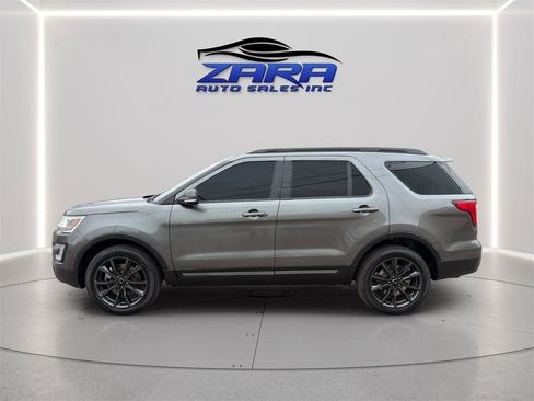 Used 2017 Ford Explorer XLT w/ Equipment Group 202A AWD/4WD image 4