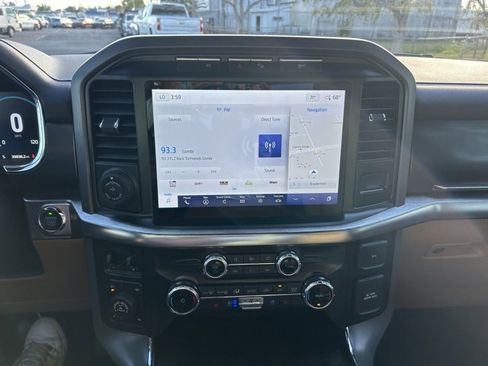 Used 2022 Ford F150 Lariat w/ Trailer Tow Package image 23