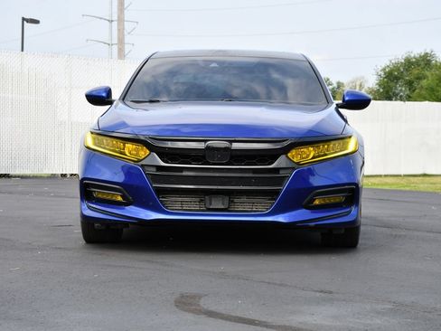 Used 2018 Honda Accord Sport image 2
