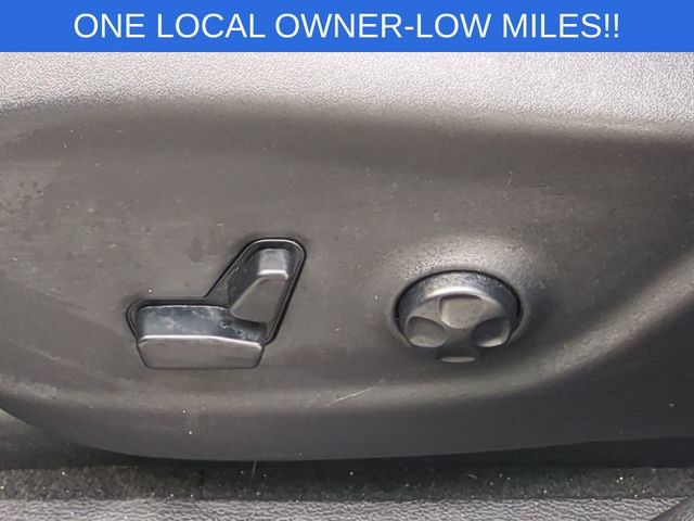Used 2019 Jeep Cherokee Trailhawk w/ Cold Weather Group AWD/4WD image 17
