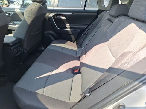 Used 2025 Toyota RAV4 XLE image 31
