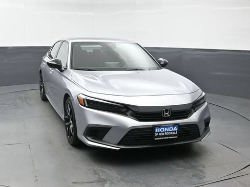 Used 2023 Honda Civic Sport image 8