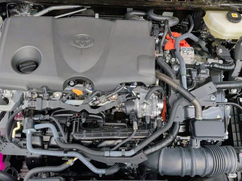 Used 2026 Toyota Camry SE FWD image 29