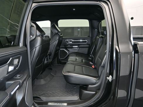 Used 2022 RAM 1500 Laramie AWD/4WD image 11