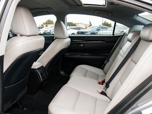 Used 2018 Lexus ES 350 w/ Navigation System Package FWD image 27