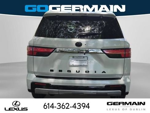Used 2024 Toyota Sequoia Limited w/ Tow Technology Package AWD/4WD image 9