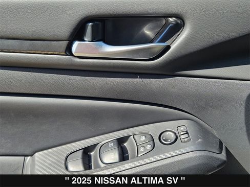 New 2025 Nissan Altima 2.5 SV image 15