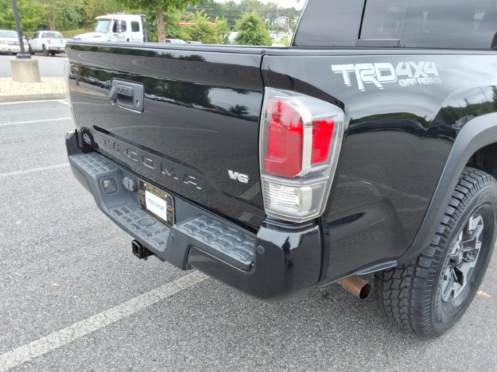 Used 2020 Toyota Tacoma TRD Off-Road w/ TRD Premium Off Road Package AWD/4WD image 14