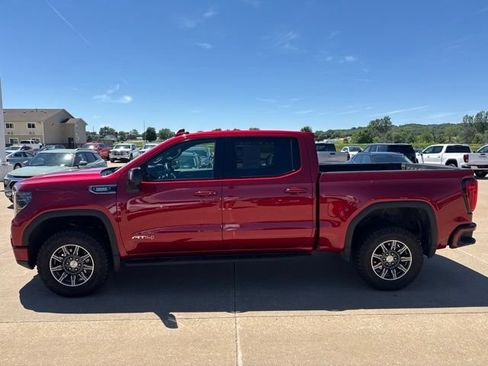 Used 2025 GMC Sierra 1500 AT4 w/ AT4 Premium Package AWD/4WD image 6