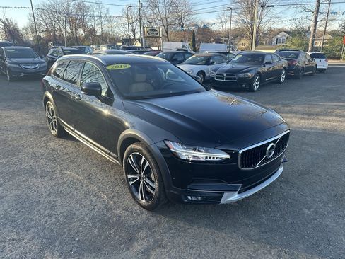 Used 2018 Volvo V90 T5 Cross Country w/ Convenience Package image 3