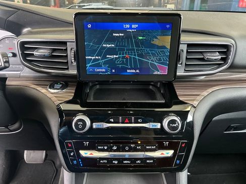 Used 2021 Ford Explorer Limited w/ Equipment Group 301A image 18