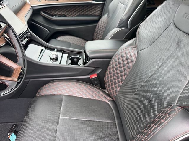 Certified 2023 Jeep Grand Cherokee Summit w/ Luxury Tech Group V AWD/4WD image 14