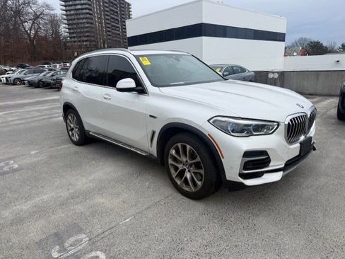 Certified 2022 BMW X5 xDrive45e w/ Executive Package image 2