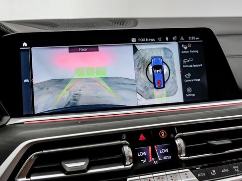 Used 2022 BMW X7 M50i w/ Dynamic Handling Package AWD/4WD image 70