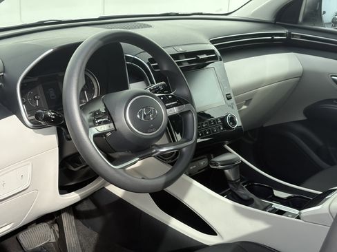 Used 2022 Hyundai Tucson SE w/ Cargo Package image 12