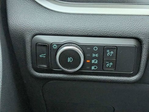 Used 2024 Ford Explorer XLT w/ Equipment Group 202A image 28