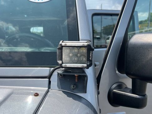 Used 2015 Jeep Wrangler Unlimited Rubicon AWD/4WD image 44