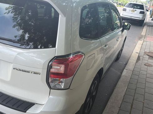 Used 2018 Subaru Forester 2.5i Limited AWD/4WD image 3