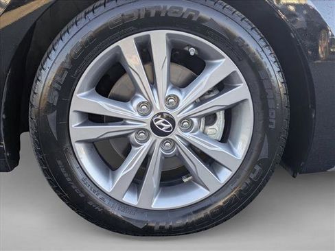 Used 2018 Hyundai Elantra SEL image 23