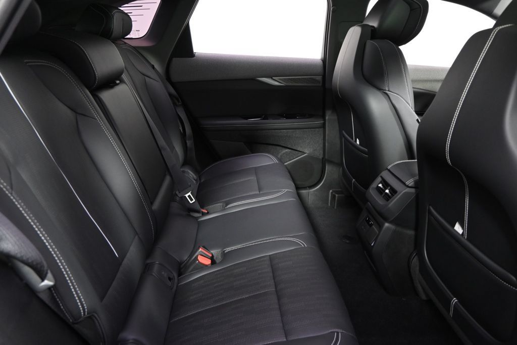 New 2026 Cadillac Optiq Luxury 2 w/ LPO, Floor Liner Package AWD/4WD image 18