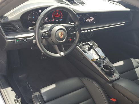 Used 2025 Porsche 911 Carrera T RWD image 16