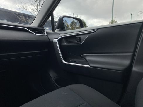 Used 2019 Toyota RAV4 LE image 26