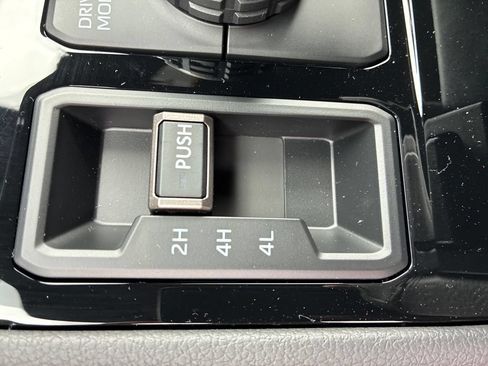 New 2026 Toyota Tundra Limited AWD/4WD image 38