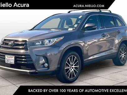 Used 2017 Toyota Highlander SE