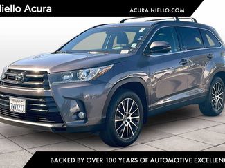 Used 2017 Toyota Highlander SE video 1