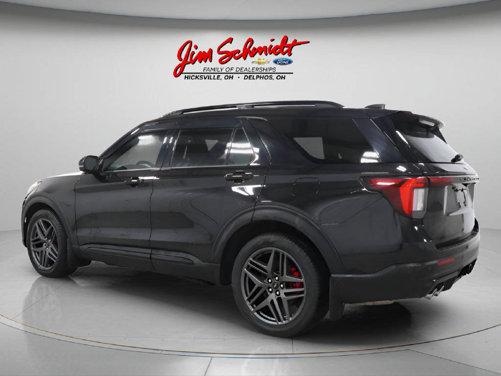 Used 2025 Ford Explorer ST AWD/4WD image 4