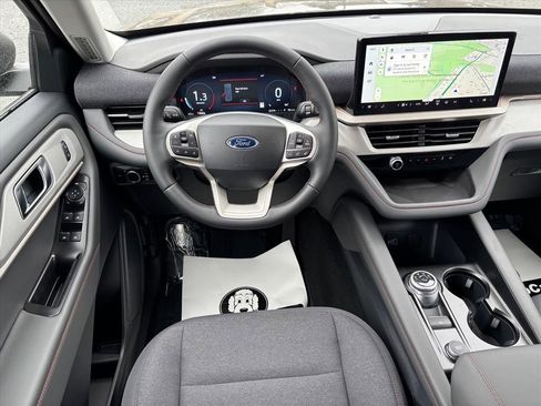 New 2026 Ford Explorer Active image 4