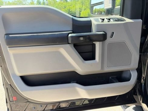 Used 2017 Ford F250 XL w/ Power Equipment Group AWD/4WD image 10