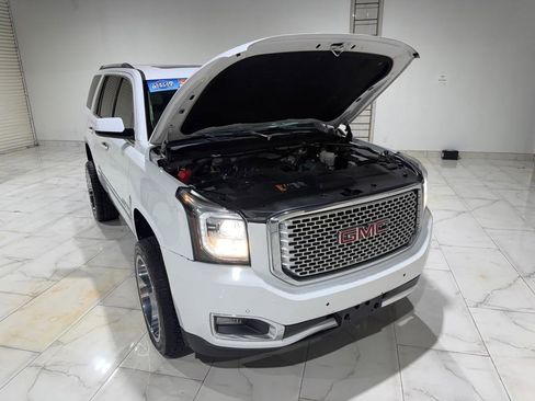 Used 2017 GMC Yukon Denali w/ Open Road Package AWD/4WD image 4