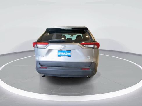 Used 2020 Toyota RAV4 XLE AWD/4WD image 7