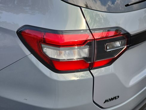 Used 2025 Honda Pilot Sport image 34