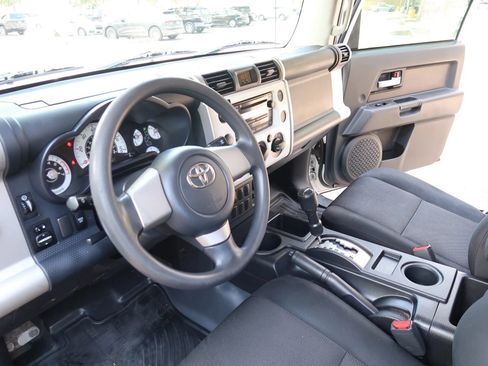 Used 2009 Toyota FJ Cruiser 2WD w/ TRD Sport Pkg image 25
