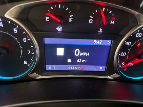 Used 2019 Chevrolet Equinox LT w/ Sun & Navigation Package image 16