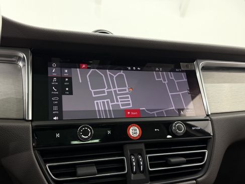 Certified 2023 Porsche Macan image 42