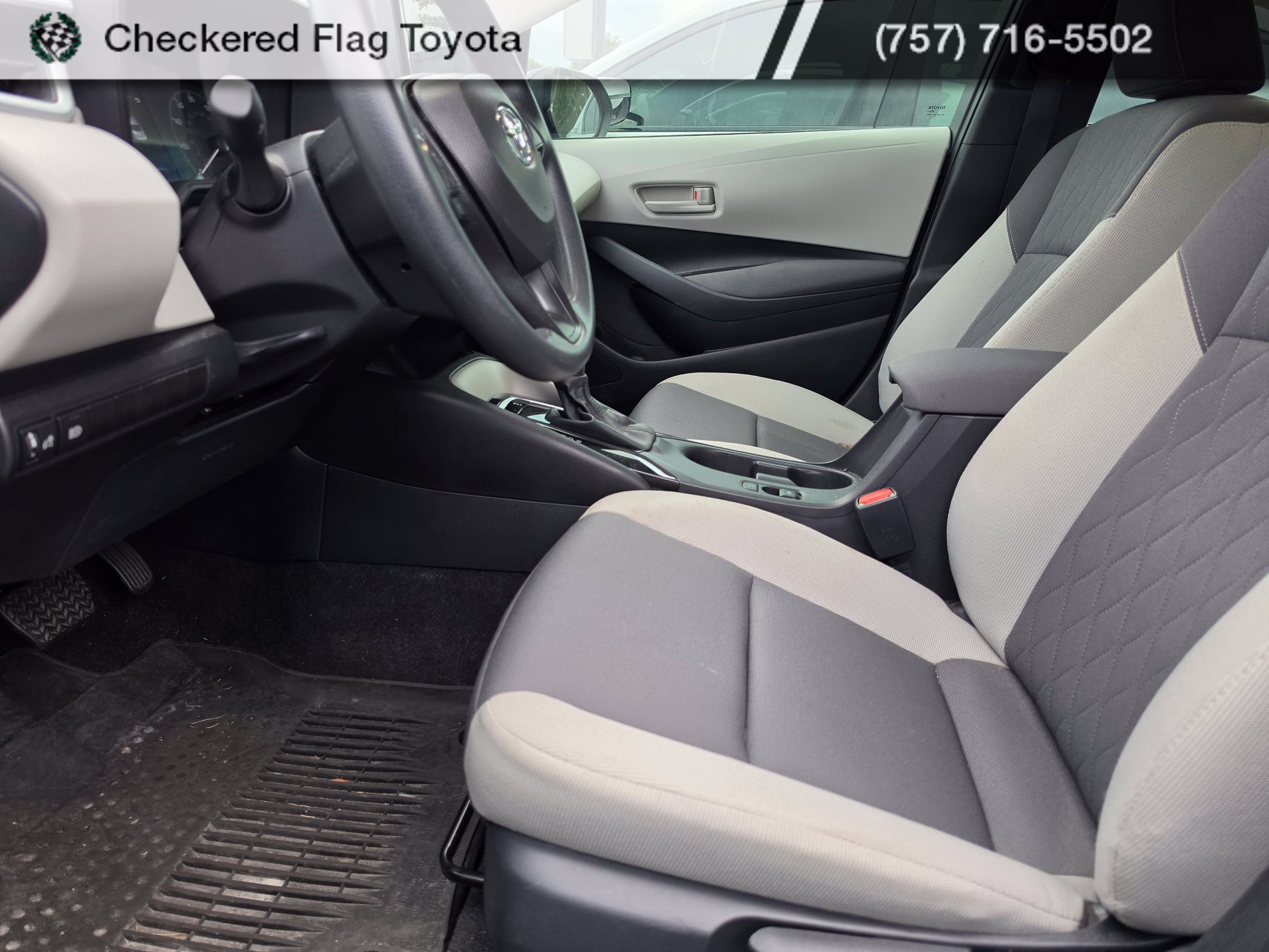 Used 2025 Toyota Corolla LE FWD image 8